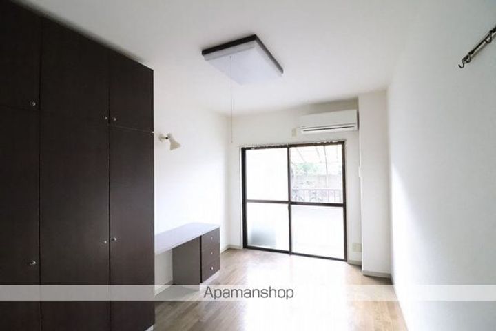 アドバンス拝島の居間