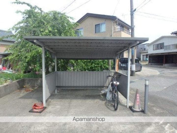 新潟県新潟市江南区横越中央5丁目の賃貸アパートの外観