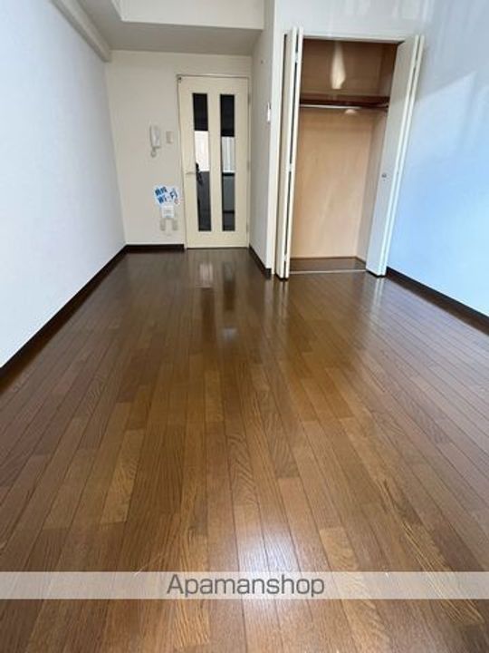 大阪府堺市堺区北庄町3丁の賃貸マンションの居間