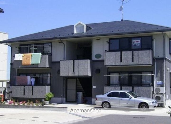 グリーンビレッジB棟101の外観