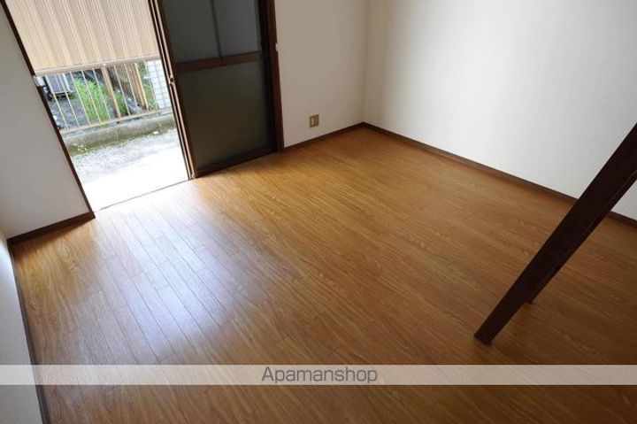 LIVEX 赤見の内装