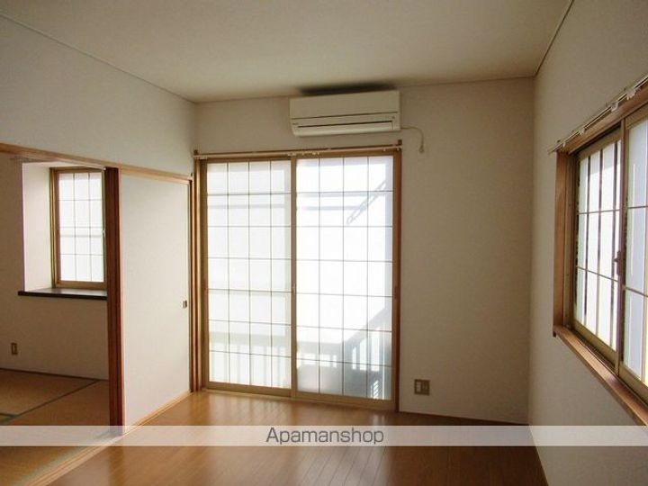 ビューハウスB202の居間