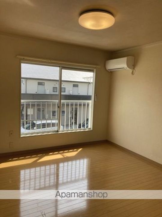 アドヴァンス201の居間