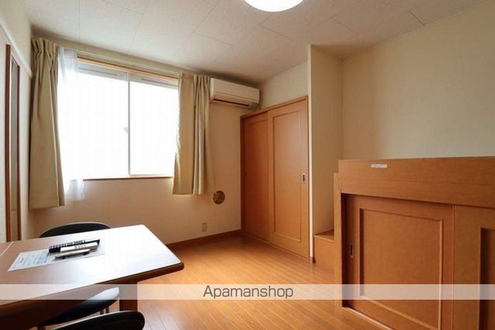 レオパレスMN HOUSEの居間