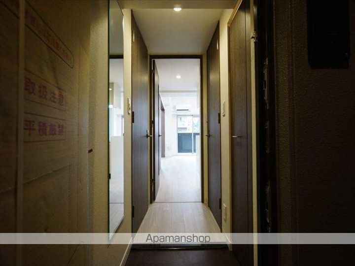 愛知県名古屋市千種区仲田2丁目の賃貸マンションの玄関