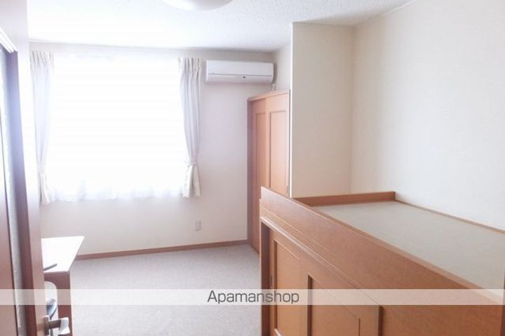 レオパレス新発田西Ⅱ209の居間