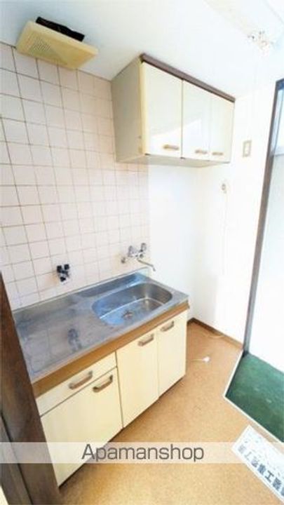 ウォールデン御門台B204のキッチン