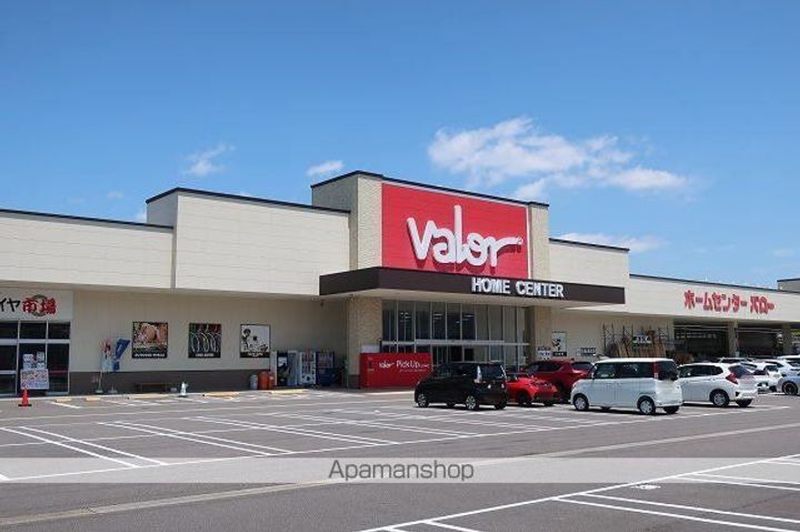 ブリリアントの周辺