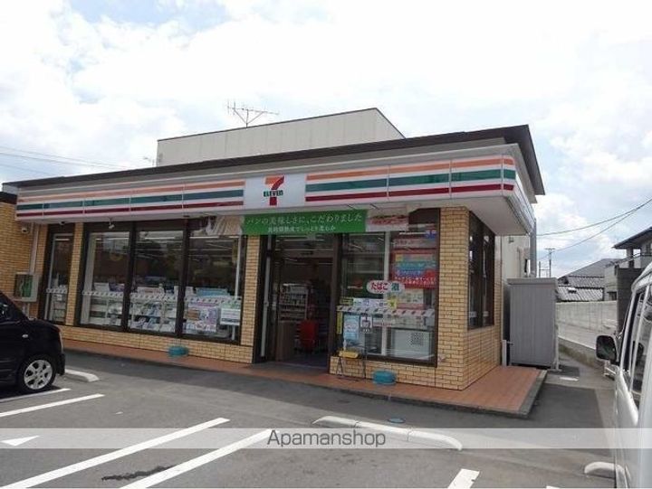 レオパレス100の周辺