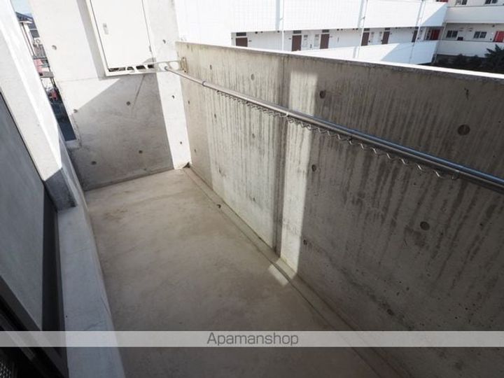 福島県郡山市田村町徳定字高畑の賃貸マンションの玄関