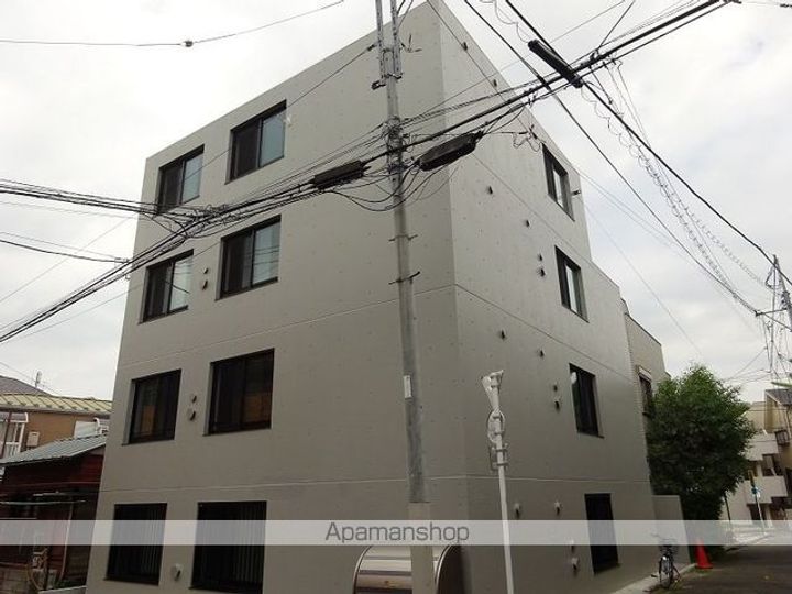 エルフローラ三軒茶屋の外観