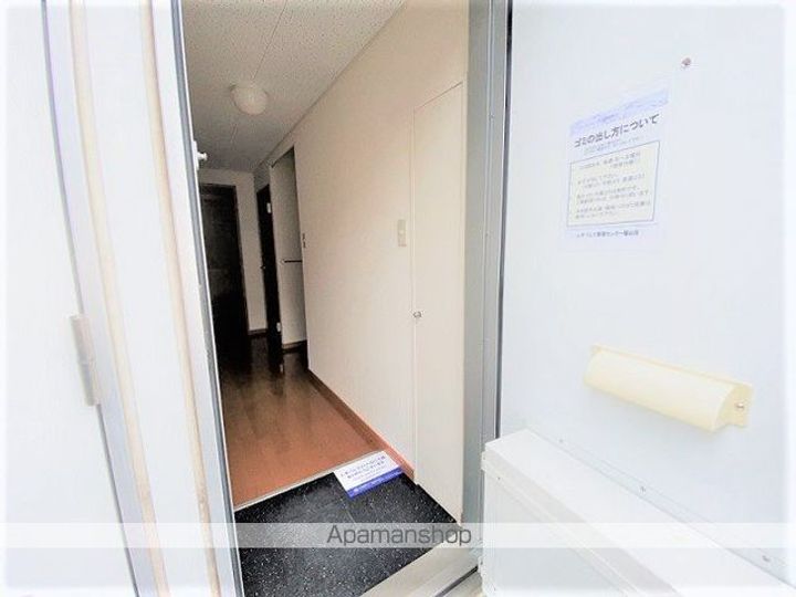 レオパレスルピナスの玄関