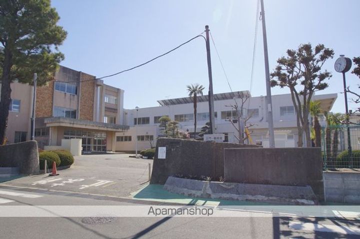 コーポ城205の周辺