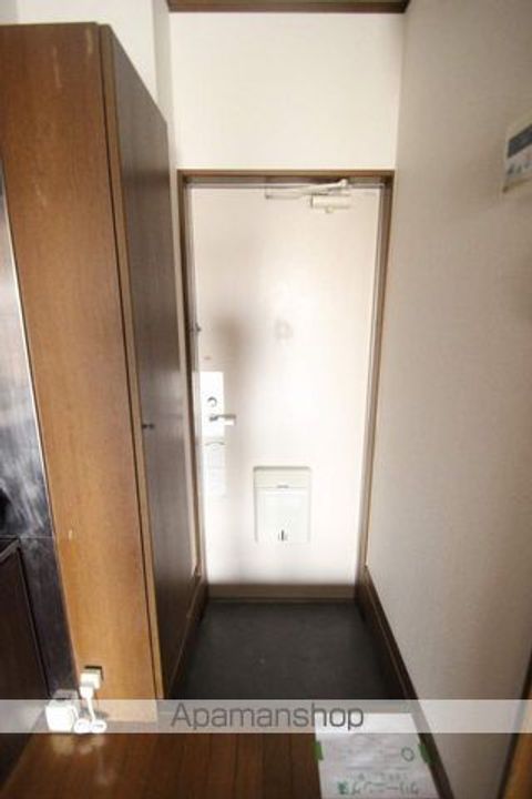 ヴィラ・イースト106の玄関