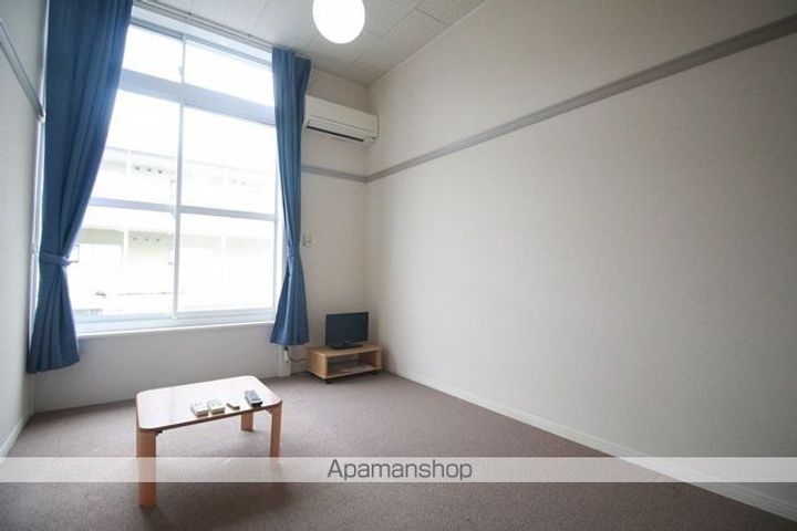 レオパレスJの居間