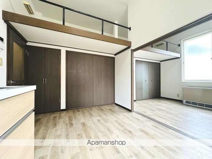 リージャストマンションむさし野103の居間