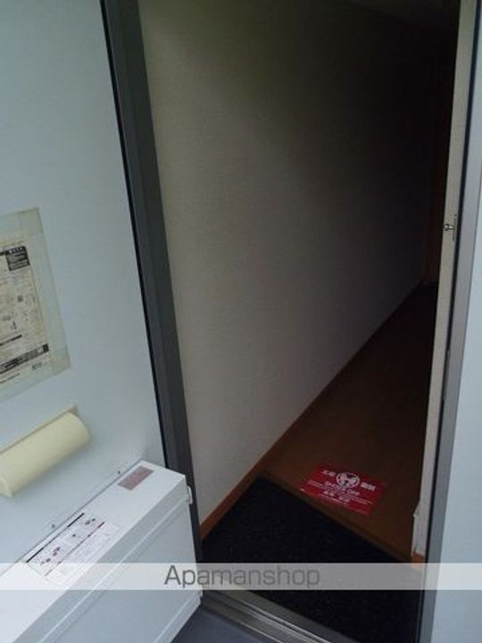 レオパレスフィスデファミーユの玄関