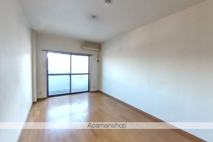 リバープール桟四Ⅱの居間