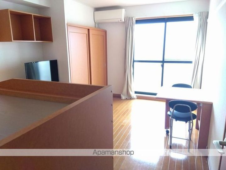 レオパレスメゾンドゥ ベルヴュ102の居間