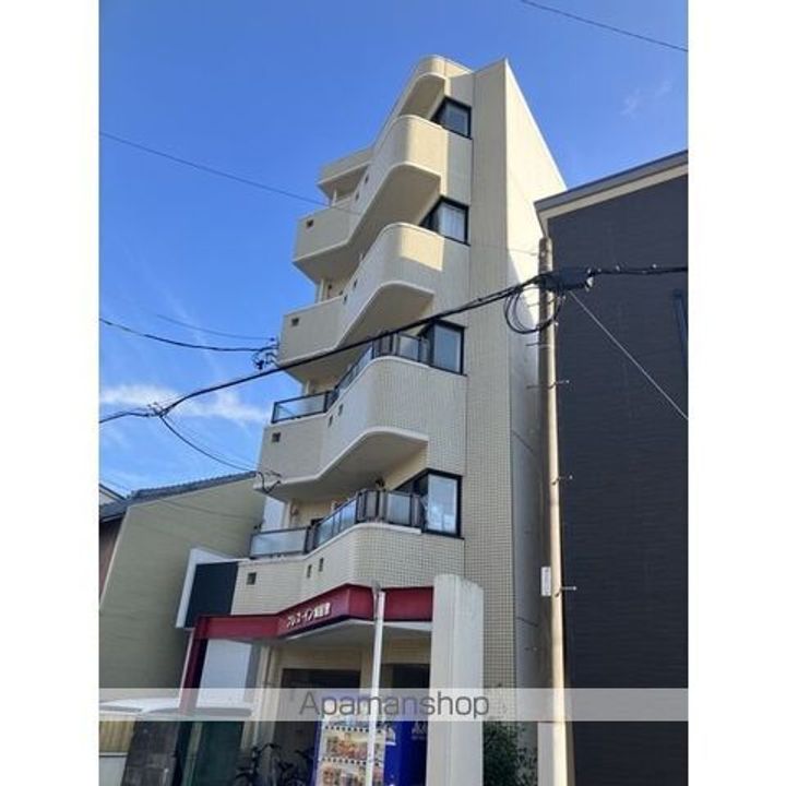 プレスイン城屋敷4Dの外観