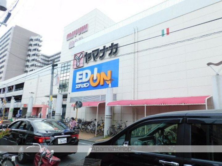 トルナーレの周辺