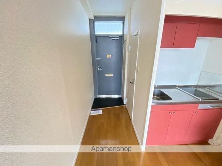 レオパレスウインドミルの玄関