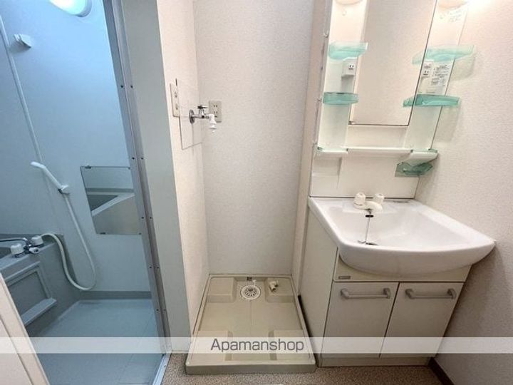 アネックスBの内装