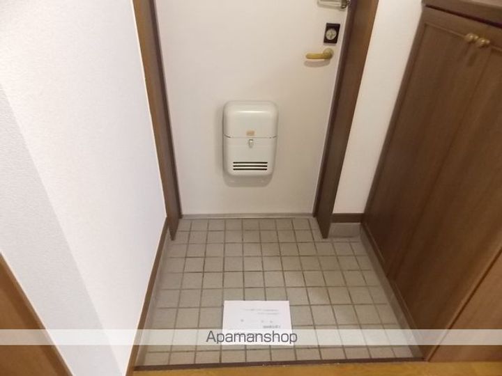 愛知県犬山市松本町3丁目の賃貸マンションの玄関