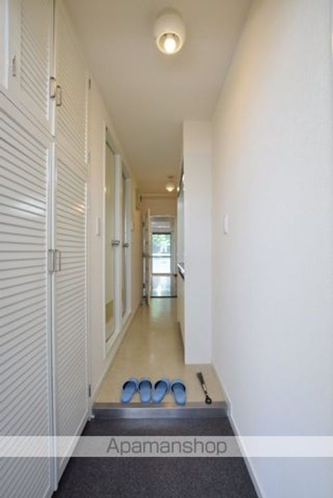 シャングリラ八幡の玄関