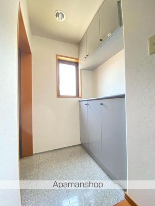 アルファステイツ屋島中町606の玄関