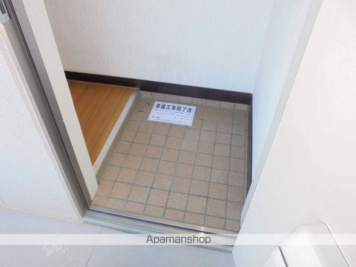 リヴェール入船の玄関