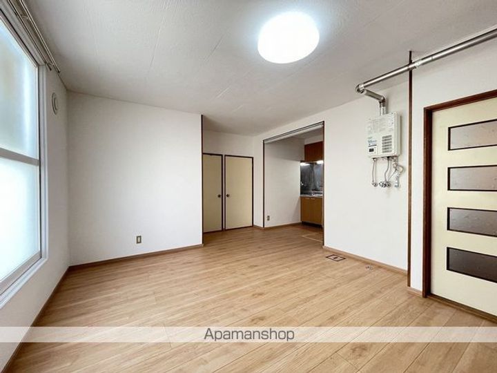 ロジュマンジャンティ101の居間