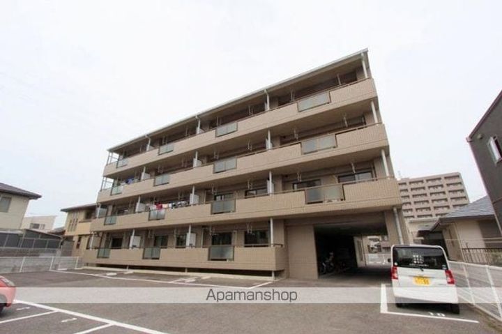 香川県高松市東山崎町の賃貸マンションの外観