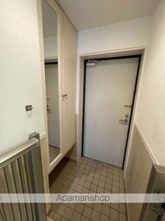 レジデンス ヒルイースト河渡の玄関