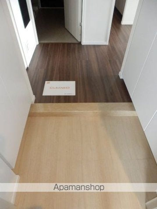 東京都墨田区亀沢4丁目の賃貸マンションの玄関