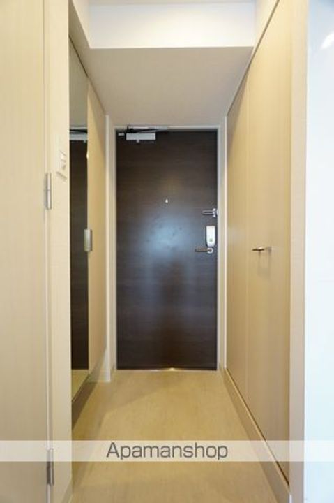 エスリード桜山ル・ヴェールの玄関