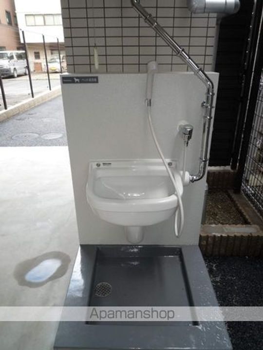 東京都墨田区亀沢4丁目の賃貸マンションの外観