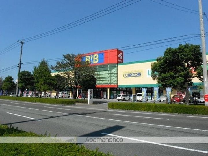 PIAGET萩原の周辺