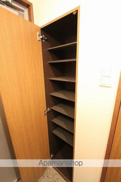 香川県高松市宮脇町2丁目の賃貸マンションの内装