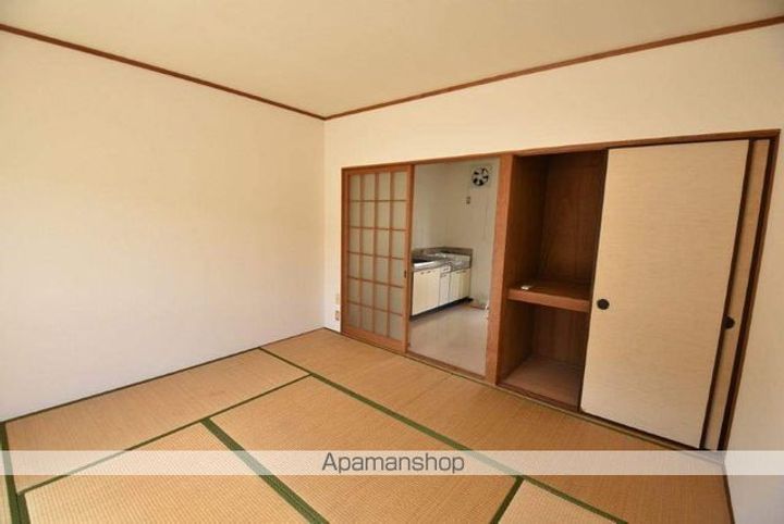 メゾンKK2105の居間