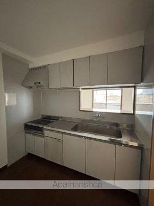 ロイヤルパレス上所201のキッチン