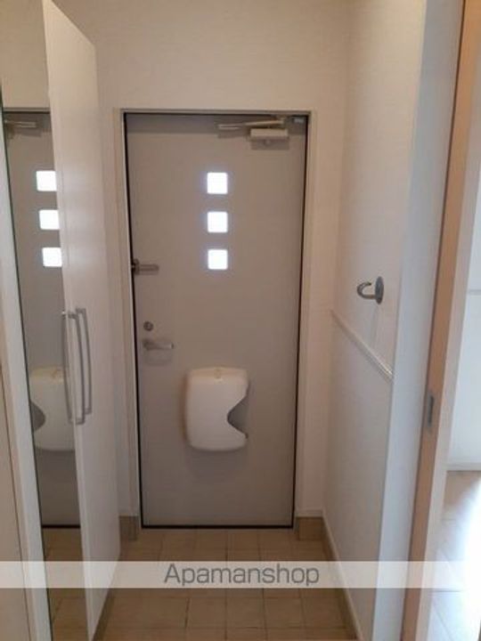 福岡県久留米市上津町の賃貸アパートの玄関