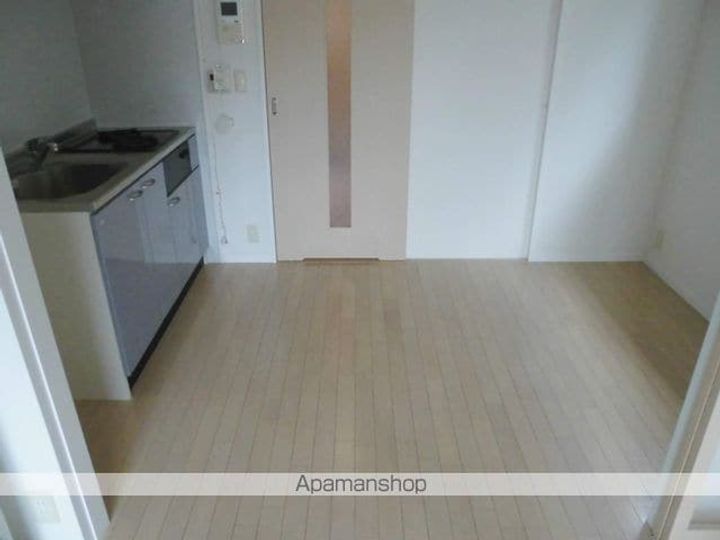 一条通TKハイツ802の居間