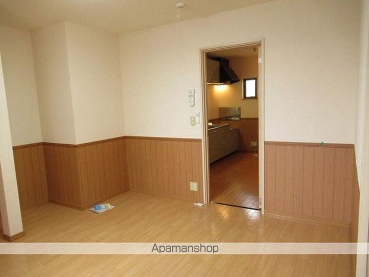 ブランドール高峯弐号館203の居間