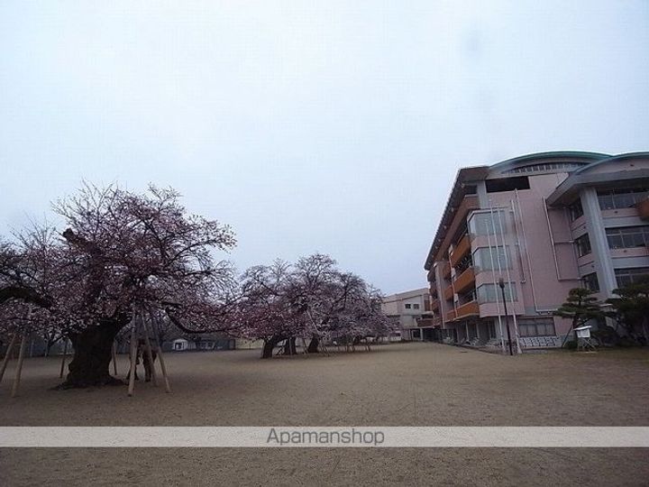 クレイノアークハイムⅢの周辺