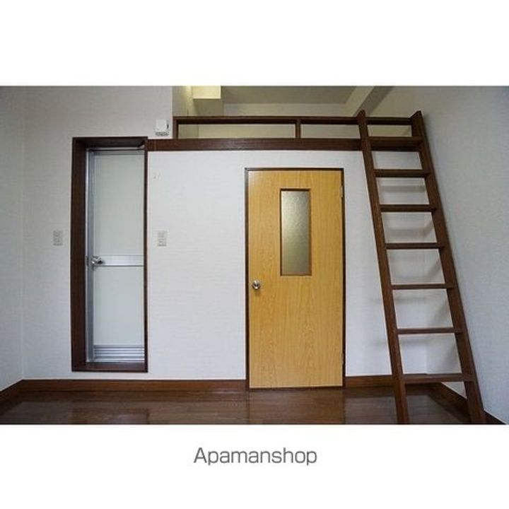 神奈川県川崎市多摩区三田1丁目の賃貸マンションの居間