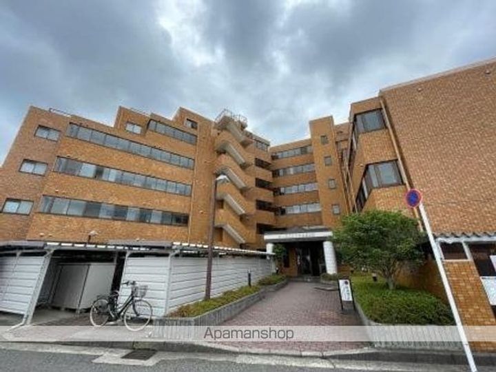 ダイアパレス沼垂四ツ角の外観