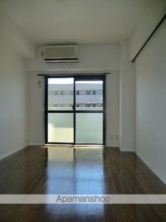 メゾン・ド・コンフォール303の居間