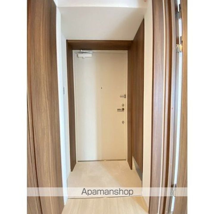 コンフォリア・リヴ森下MUTIOの玄関