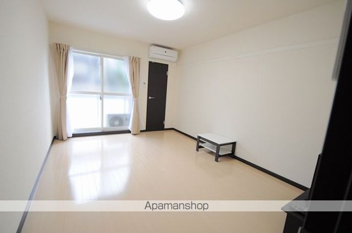 レオネクストAOYAMA208の居間